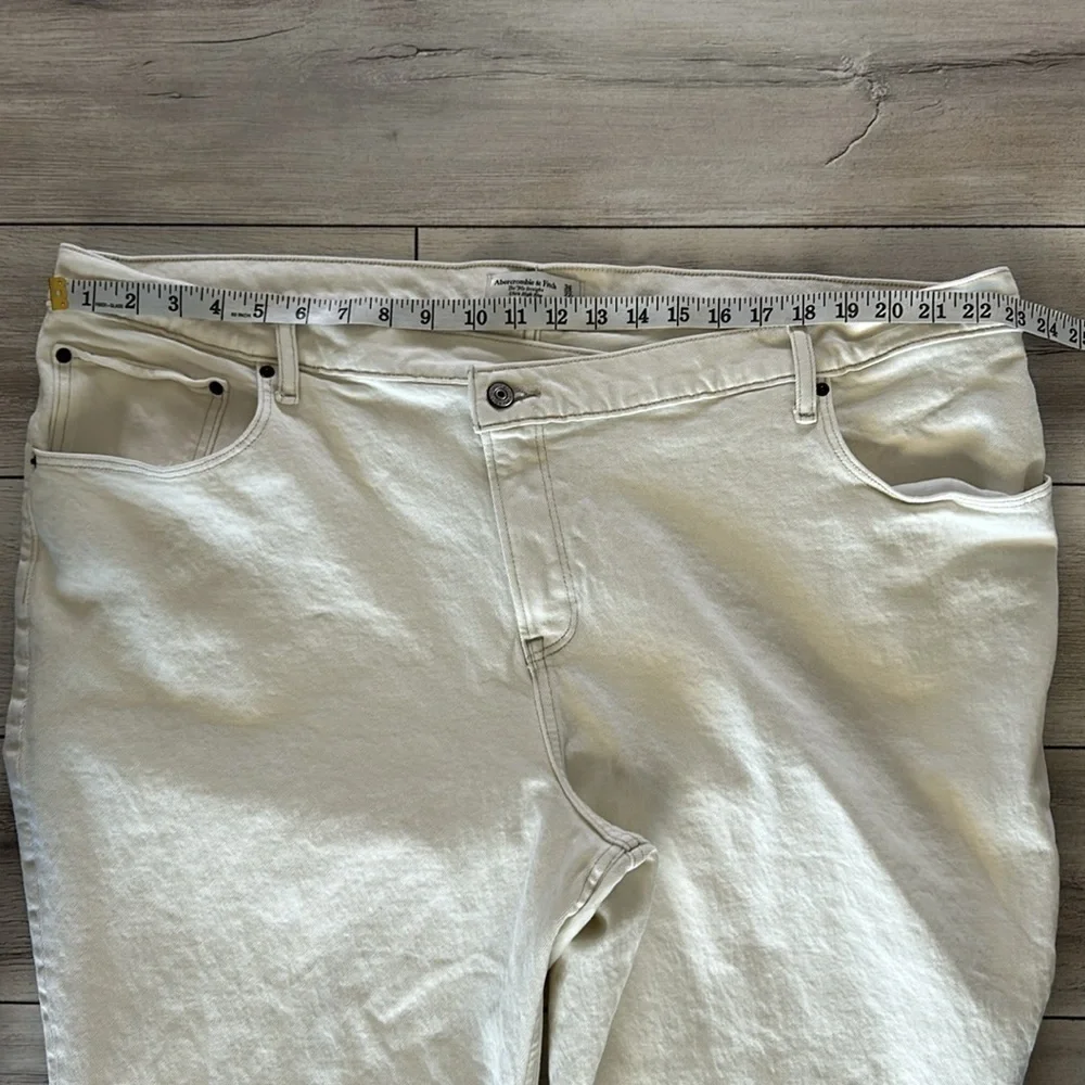 Abercrombie & Fitch The 90s straight ultra high rise in cream size 22